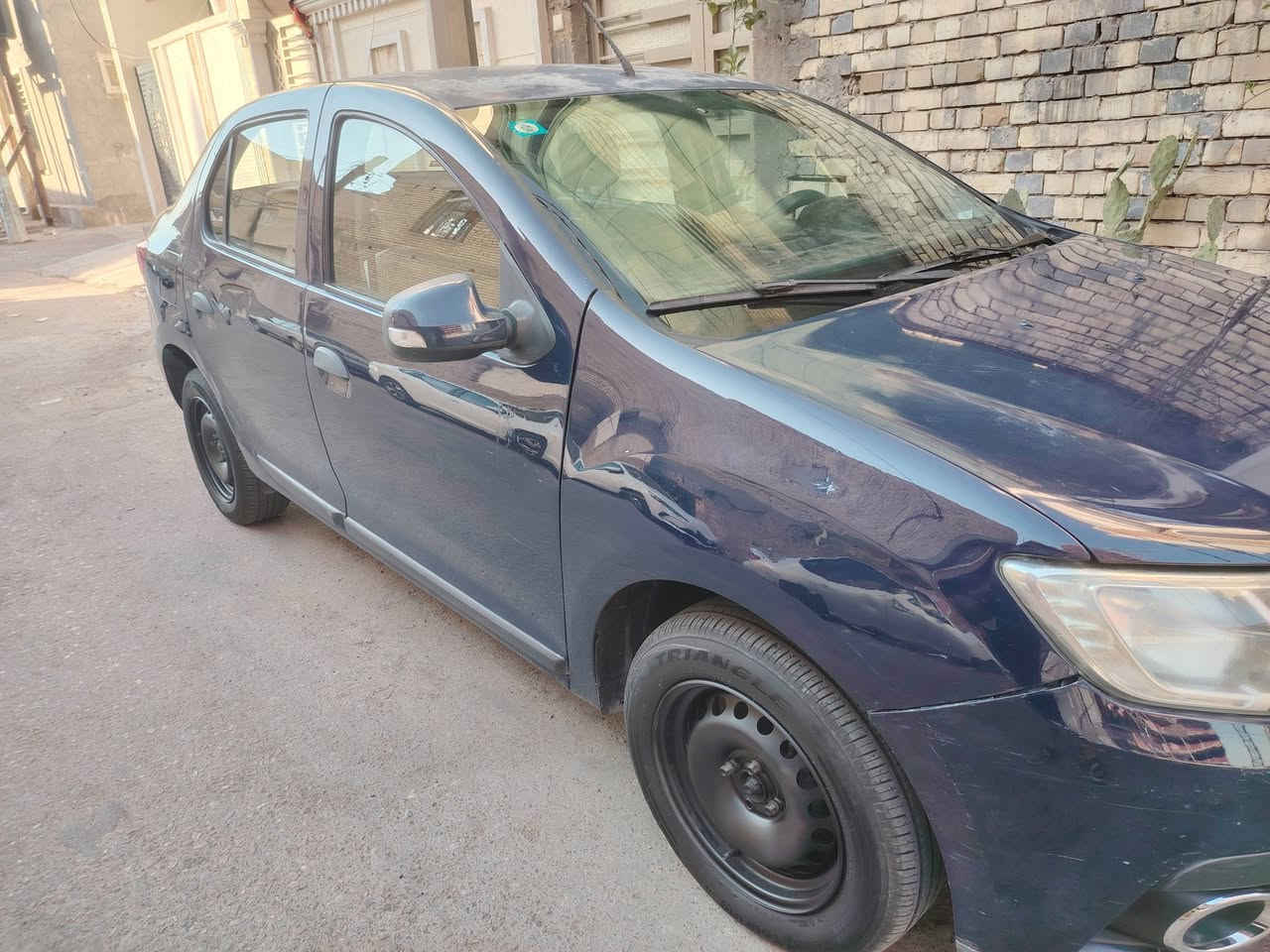 السلام عليكم شباب رينو سمبل مديل 2019 بدون صبغ ماشيه 78 الف سياره جديده مال بيت كامله بدون نقص سعر 68 مكان بغداد رقم الهاتف ***********
