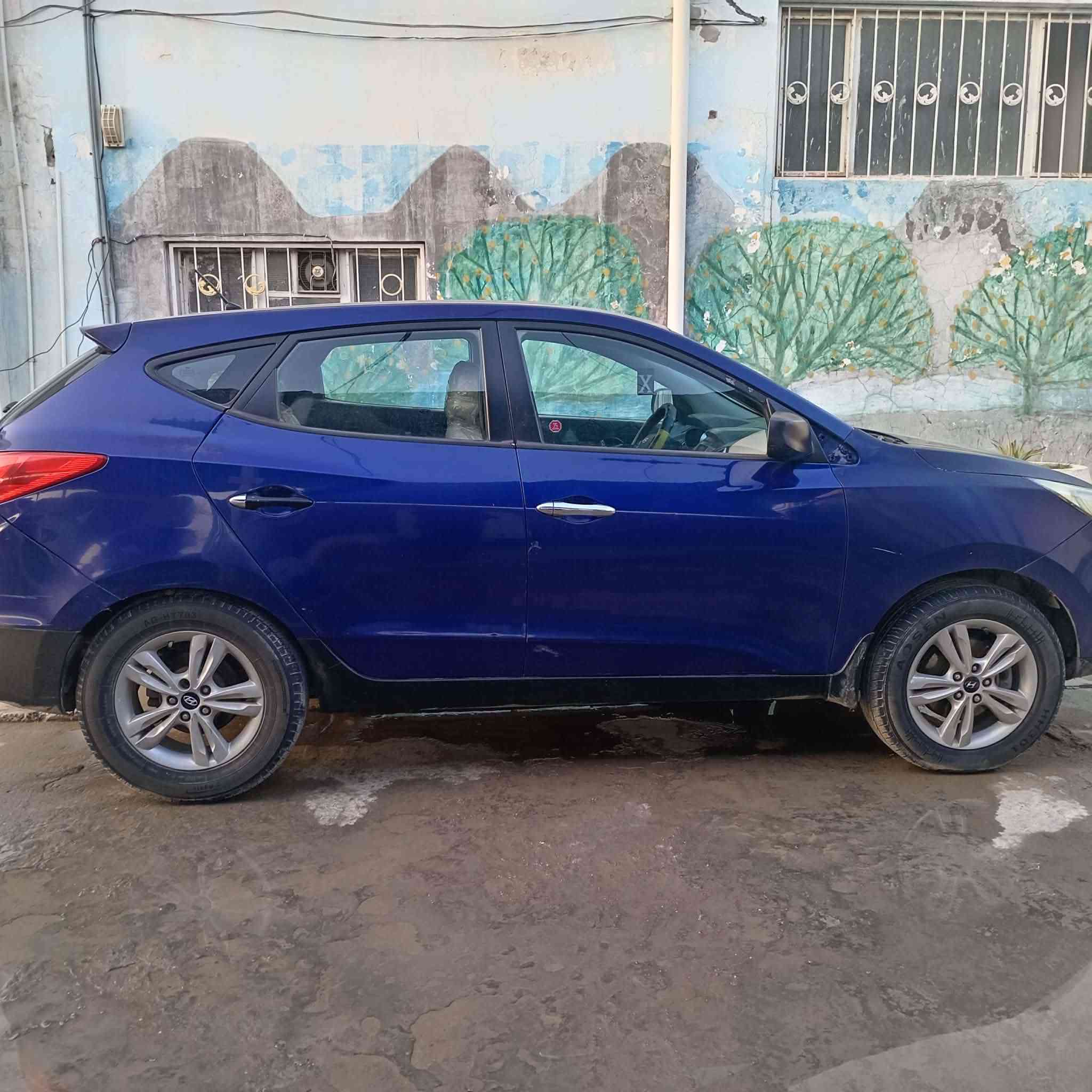 توسان13 مكينه2400وارد امريكي كير مكينه كفاله السونار،بالمنشور اليوم سويته،شوف السونار،واقتنع،وخابر مكانه بابل القاسم ع سعر بلاش متوازي على بيعته وعلي تترحملي،سياره مال عيال السعر 109وبيه مجال حك الحيه ***********
