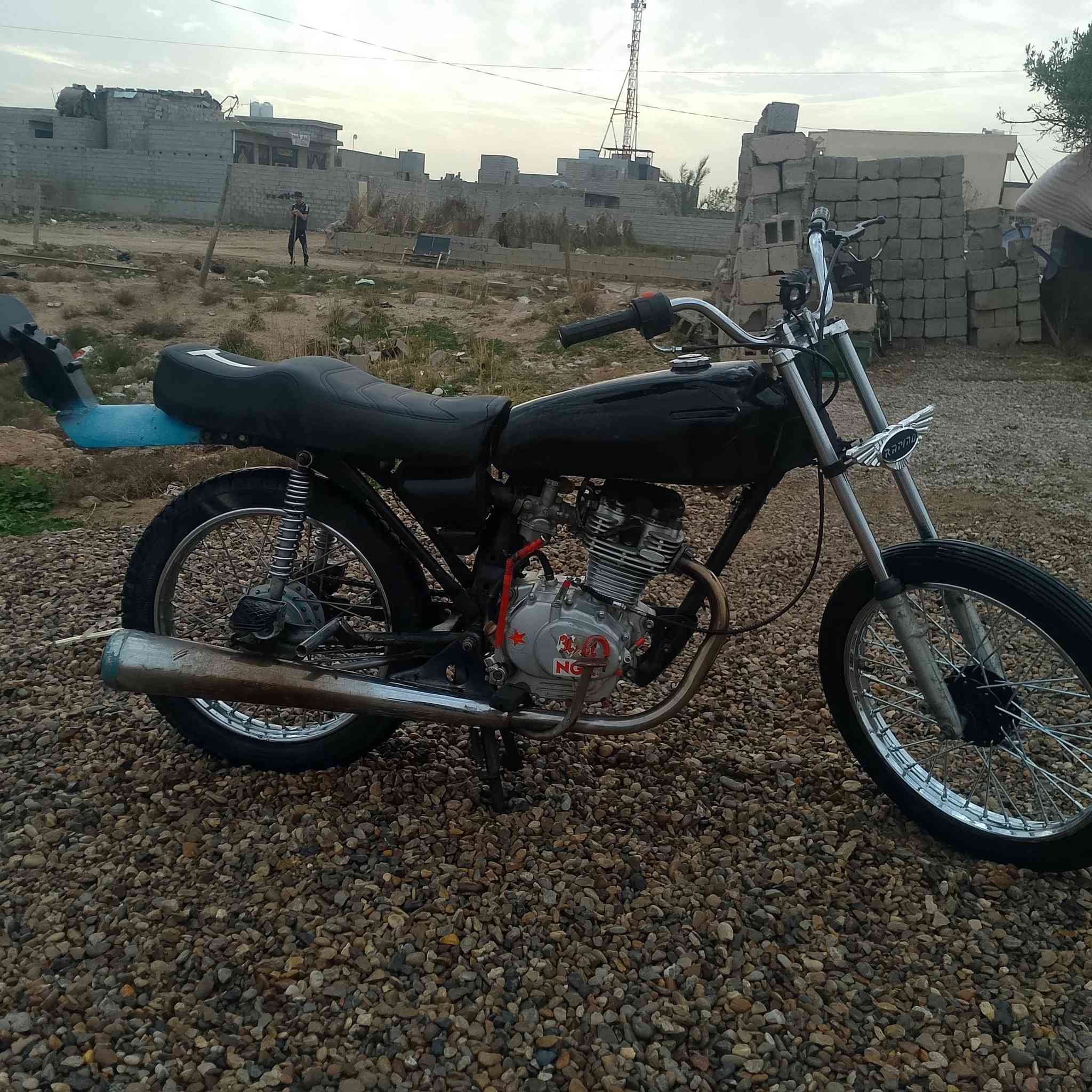 السلا عليكم شباب دراجه البيع شلعه ومعدل محرك خرس لعنوان ديالى دلى عباس  وهذه رقم ***********
