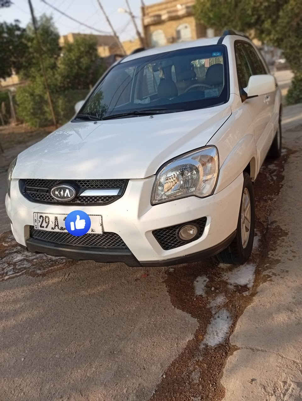 السلام عليكم للبيع كيا سبورتج 2009 للبيع خليجي فول مواصفات فتحه تحكمات شاشه حساسات السياره بيها هلال الجاملغ الامامي فقط باقي كفاله عامه رقم واسط بسمي مميز  مكينه كير حداده تخم تاير تبريد تدفئه السياره جاهزه من كلشي مكاني ميسان السعر 132وبيها مجال أي استفسار اتصل ***********
