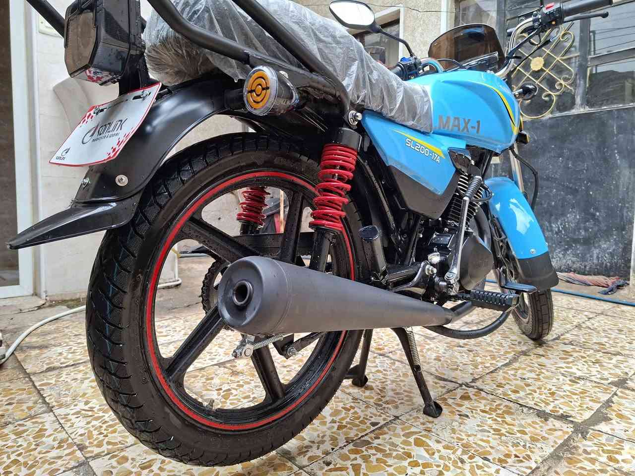 سونلنك ماكس الاصلي للبيع
دراجة اخت الزيو ماشيه ١٩٠٠ فقط ما متشغله دلفري ابد
استخدام شخصي والدهن كله امزويل وحتى التايرات ما مبنچره ابد
نضيفه كلش حتى شخط ما بيها والصور تحكم
وكل نقص ما بيها گبل للشارع
مكينة ٢٠٠ وبقية مواصفاتها معروفة
مكاني بغداد الحسينية ويوجد توصيل لمناطق بغداد القريبة بجهة الرصافة
***********

السعر مليون و٥٠ وبيها مجال ان شاء الله
