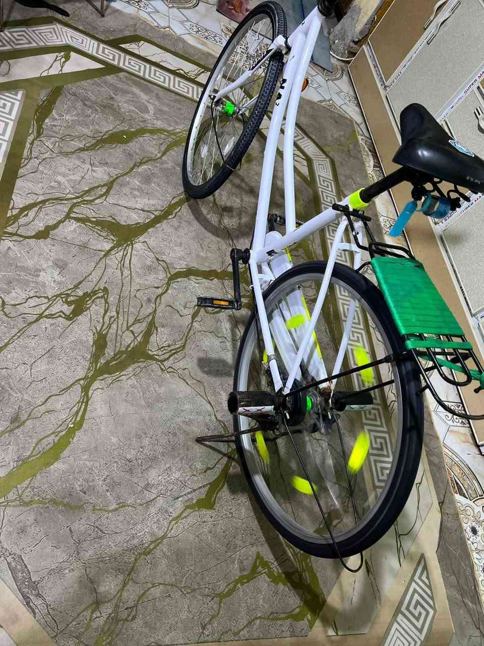 سلام عليكم بيسكل للبيع او مراوس سانتوس فقط 
شركه AN2
مديل 2020 رنك كدام مبدل  بس اما رنك وره مامبدل
بايسكل نضيف كلش نضافته 96%100
باله مو تجاري 
مداكره موجودات كلشي كامل بايسكل قبل سنه من زلته حاويه مجمبزه كفاله بس رنك كدام مبدل بعد كلشي مابي رنك وره ما مبدل 

حجم 26
سعر 125 وبي مجال لطيبن
رقم ***********
عنوان ابو خصيب محيله
