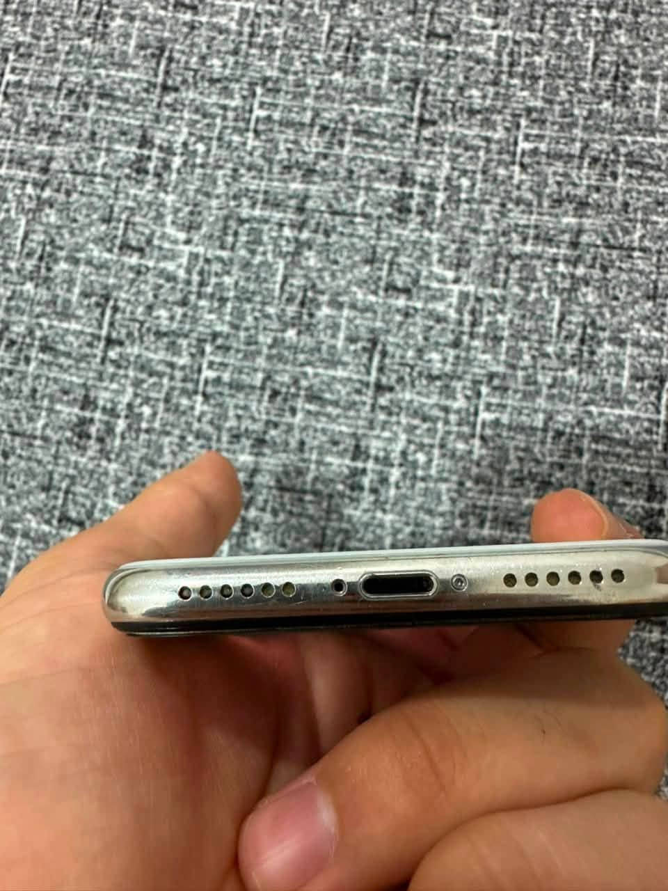 #للبيع
iphone X 

ذاكره 64

بطاريه 100 

مبدل شاشه وبطاريه احسن الانواع شرط 

كامرات هزاز صوت اتصال شبكه كله فول 

فيس ايدي متوقف 

السعر 115 وبي مجال بسيط 

الموصل جانب الايسر رقم ***********
