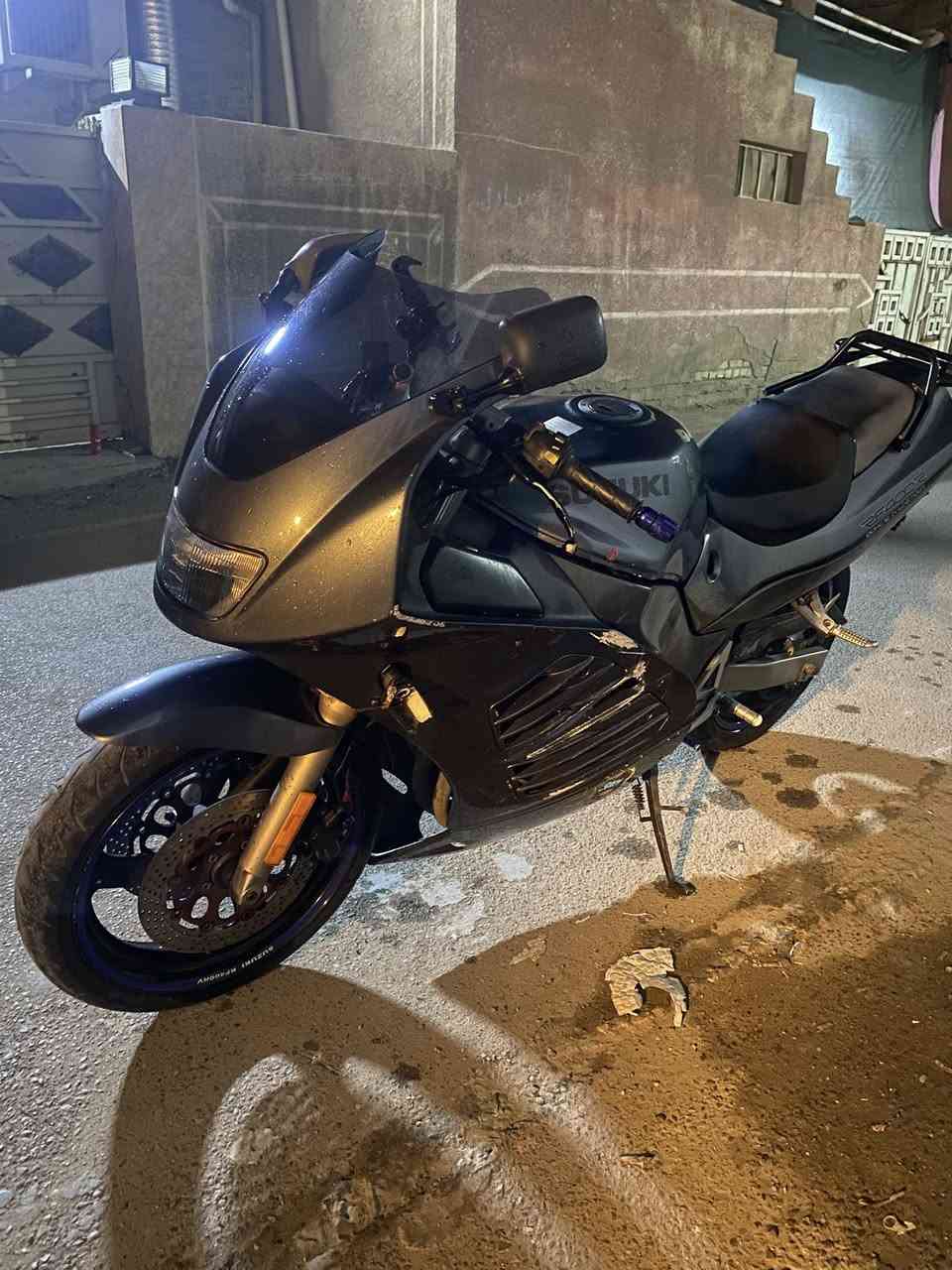 سلام عليكم دراجه قرش 400 المكينه مقفوله
تخم تاير جديد بريكات امامي خلفي كهربائيات شغاله لكل النقوصات فقذ لا غير  كفرات الجانبيات  اوراق موجوده منفيس / المكان شهداء البياع /‭0773 423 9242‬/.     

+964 786 660 6437
