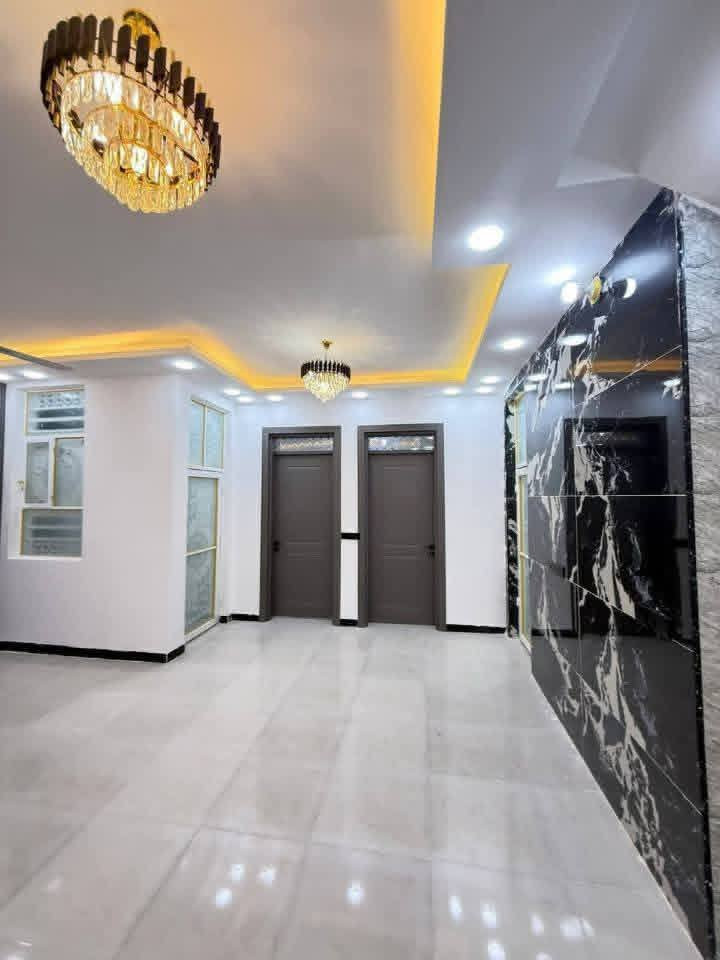 مساحه 150 بلاش 57 وبي مجال
***********
✅ مشمول بقرار التطويب بيت بناه طابوك صب كونريت بناه جناي 

موقع /نجف 🏡
مقابيل قريت الغدير 

البناء 🏡 
غرفه 2 /صاله/مطبخ /  صحيات/داخل وخارج /وستقبال 
بناء مرتب/ اساس + سقف كونكريت + طابوك

***********واتساب وتصال 

ألخدمات 🏡 
ماء/كهرباء/مدارس/سوق/تبليط/لحد الباب
