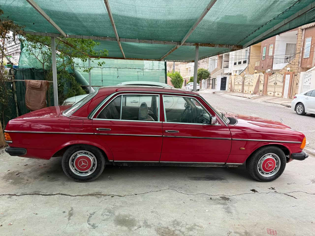 مارسیدس تختە مۆدیل ١٩٨٤ گێر تۆماتیک مەکینە بطە تەبرید ساردی و گەرمی بی نقوستانی ٥ پارچی سبوخە بە حیزام دەفرۆشم دەعم و برانەوە لێدرانی بەشەرت نرخی ٦٢$ ماجال ژینگە و رەقەم و سەنەوی هەتا ٢٠٣٠ نوێیە *********** أربيل, العراق
