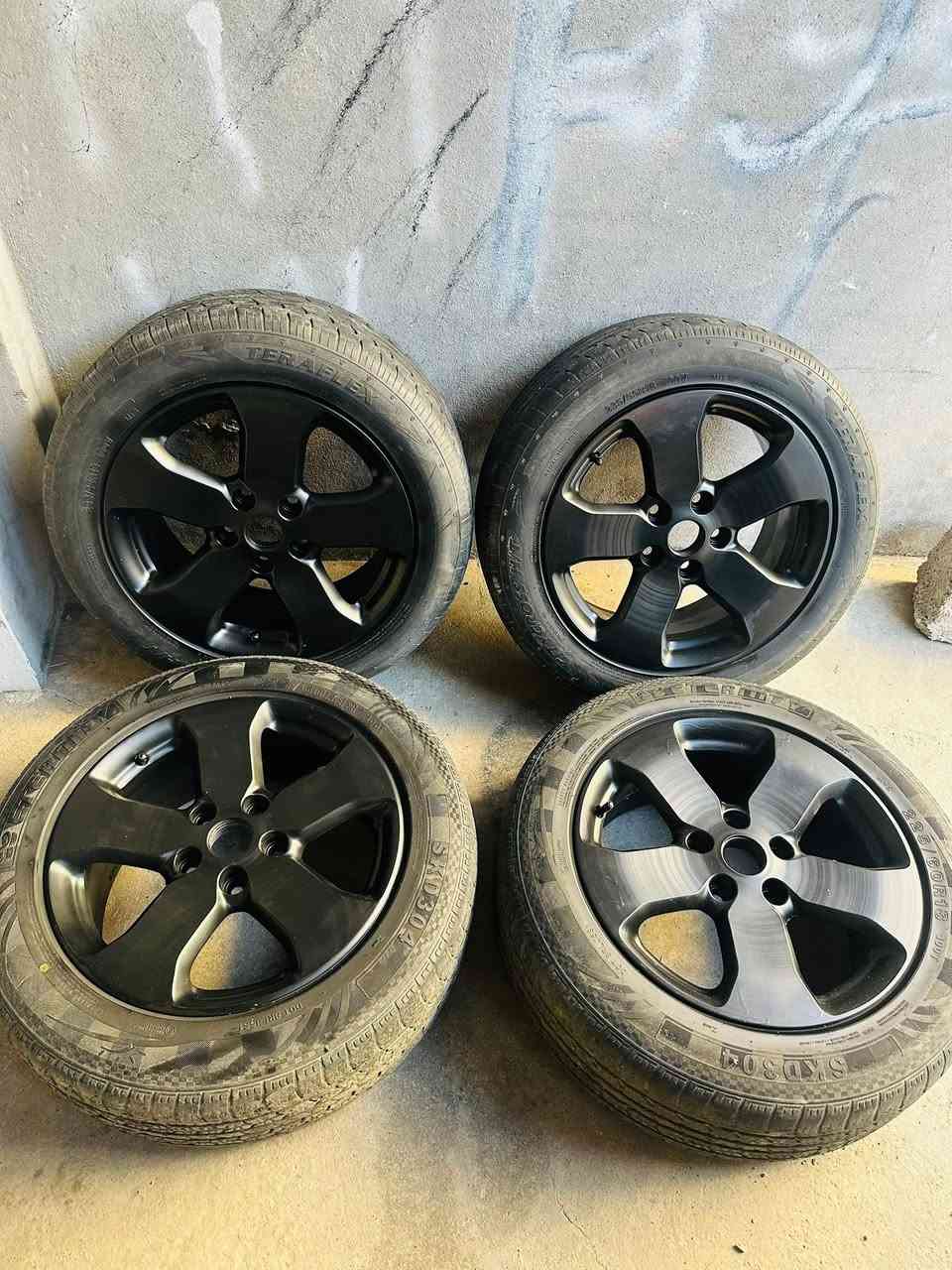 ويل كب jeep 
حجم ١٨ ويا تايرات 
اصلي شريكه 
يرهم كل انواع جيب 
مكفول 
سعر ٣٨٥ الف بلاش 
*********** واتساب موجود 
توصيل كل عراق موجود
