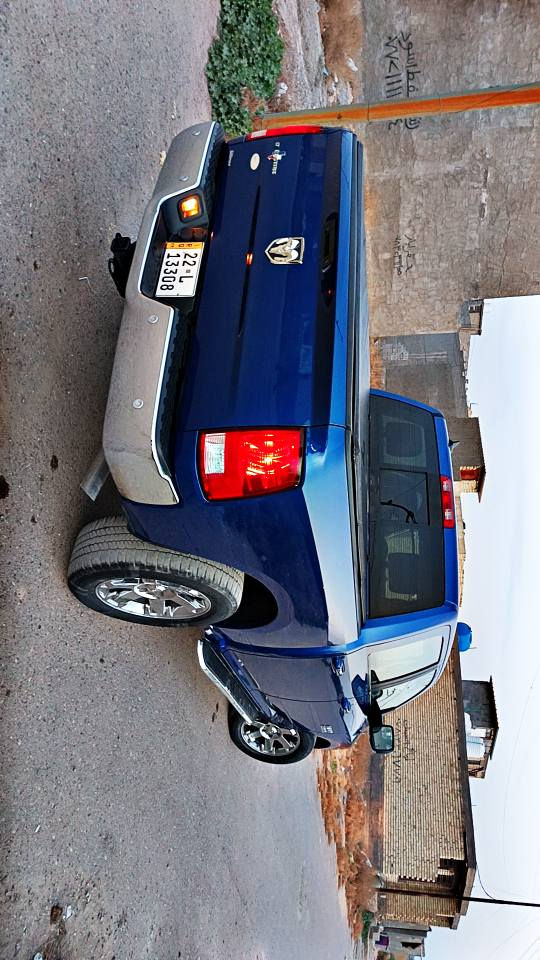 السلام عليكم ***********  *********** شباب عندي دوج رام كلاسك موديل ٢٠١٧ لون مميز محرك ٣٦٠٠ باب طويل بدي كصير ماشيه ١٥٣ الف محرك وكير كفاله وصدر جديد تخم تاير باتري جدد سياره مواصفاتها شاشه جبيره بصمه سويج نافذه خلفيه كهرباء  السياره جديده بيها فقط جاملغ امامي جهة السايق بدون دواخل للبيع فقط السعر ١٩٥ مكان السياره بغداد الدوره البعيثه بغداد, العراق
