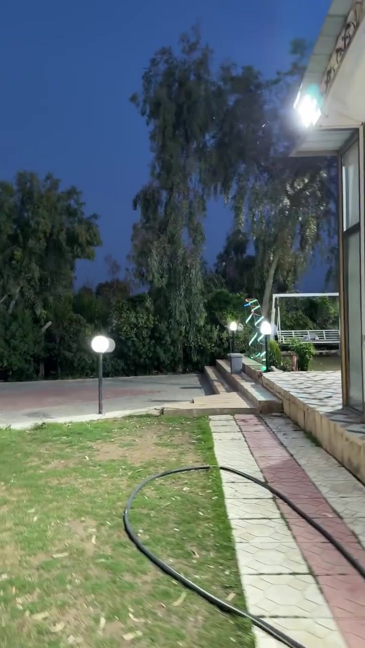 مزرعه للايجار اليومي فول خدمات كهرباء مولد اللعاب بليارد والمنظدة
والطاولي واكس بوكس العاب  كامل مواصفات 
مناسبه للحفلات تخرج اواعراس او اعياد ميلاد سارع للحجز
المعلومات والاتصال 
***********
العنوان چيمن خلف كليه القلم
