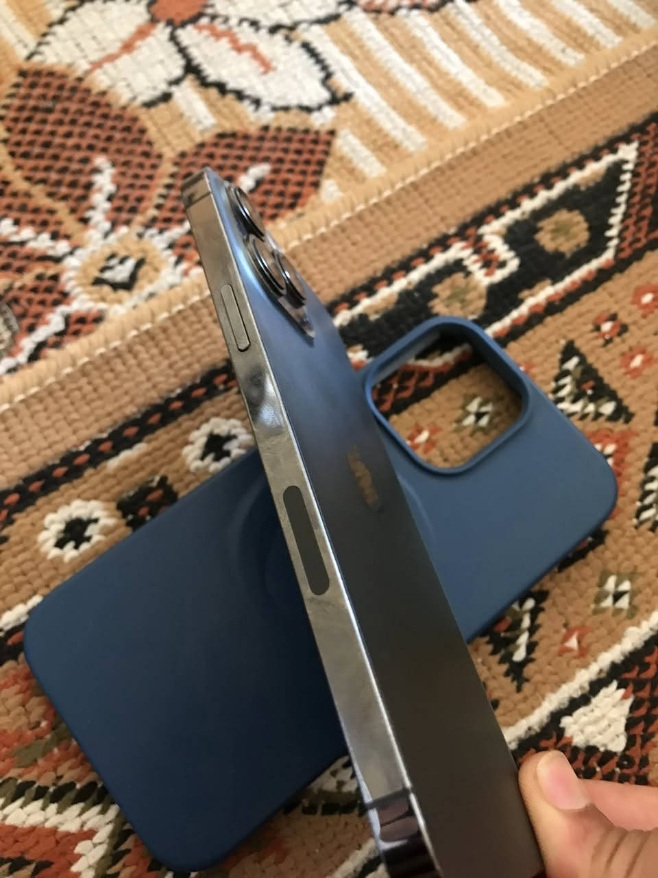 ايفون ١٣ برو ماكس ذاكرته ٢٥٦بطاريه ٧٧لبيع أو مراوس مكفول من زلغ سعر ٦٨٠وبيه مجال قليل خاص ‭***********‬
