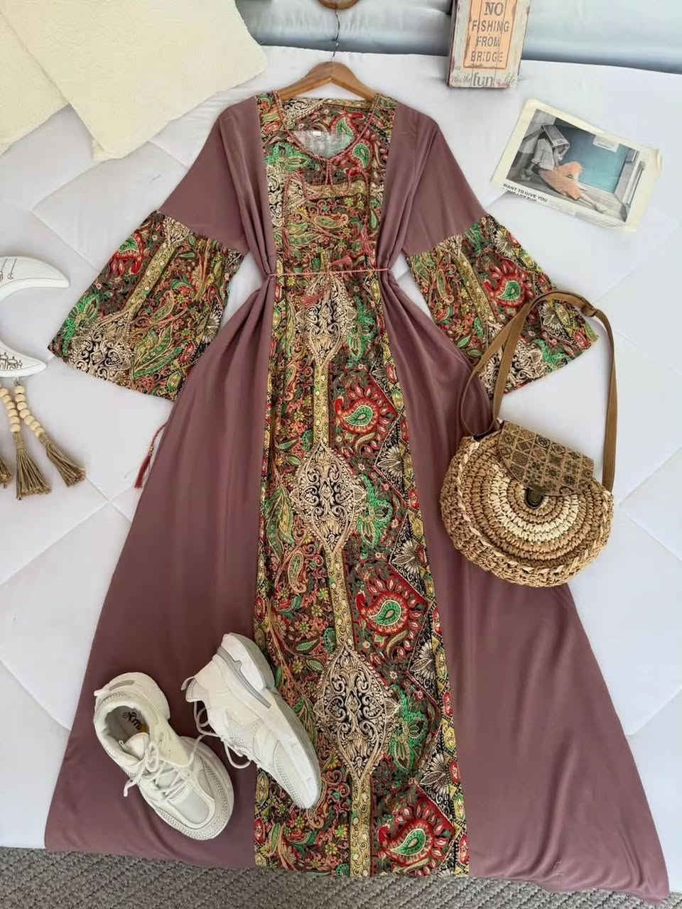 #تكـــــــــــررررااااارر_وووصــــــــــــــــل
راحة تلبسينها… وأناقة تشوفينها
قماش خفيف، قصّة واسعة مع ربط يحدد الخصر
#مخوررر_رمضـــــاني_وووووصل ❤️🌺🦋🐅 
قياس يلبس من وزن 60 الى وزن90
#سعــــــــــــر15
يوجد توصيل داخل المسيب الفين دينار 
يوجد توصيل محافظات


**إذا كنت صاحب هذا الإعلان وتريد حذفه لأي سبب، رجاءا أرسل رسالة إلى الدعم الفني**