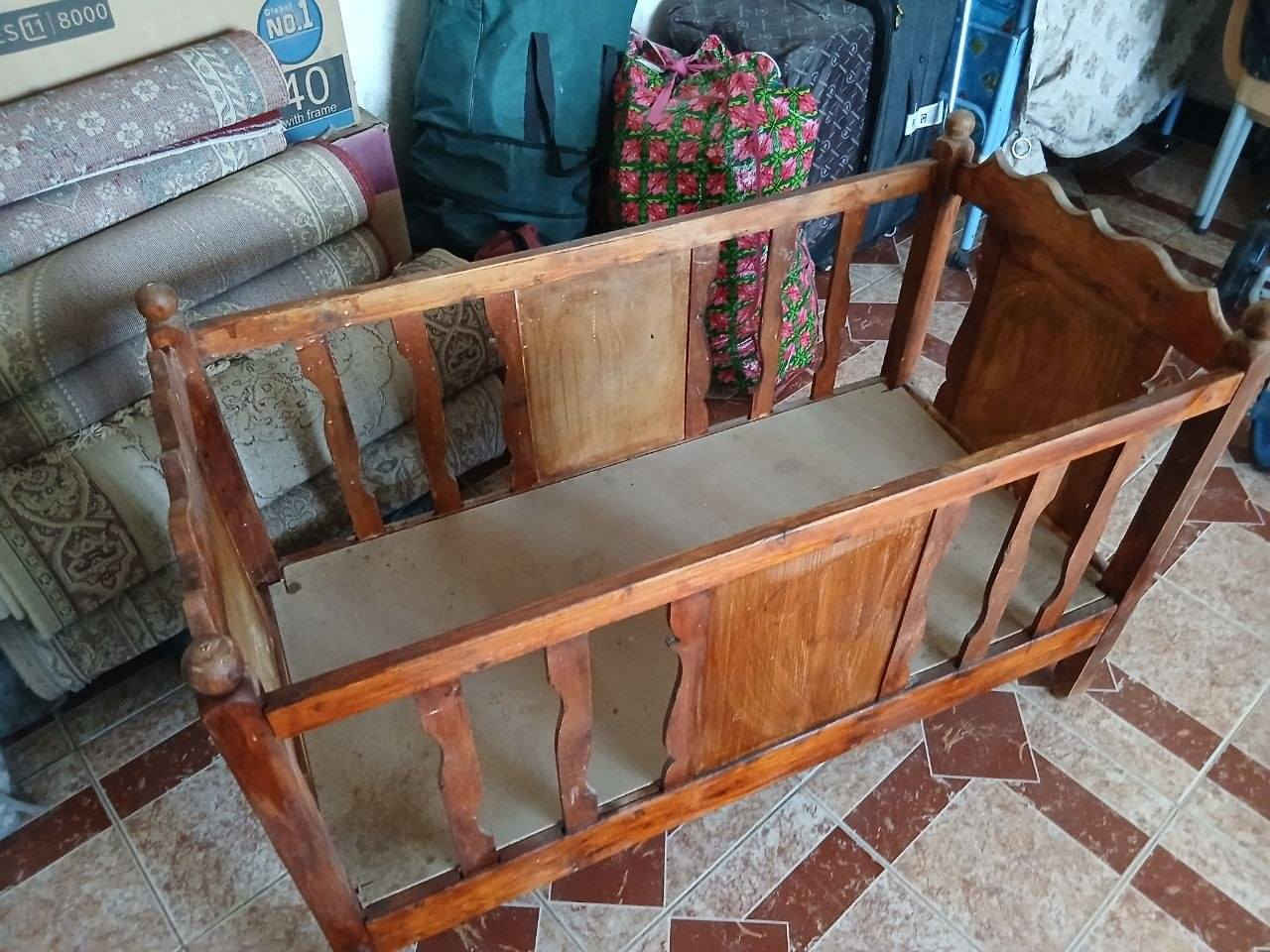 السلام عليكم لبيع قريوله اطفال خشب تزكام الطول 120 × 60 سعر,100وبيها مجال مكان بابل  قضاء المحاويل للاستفسار***********
