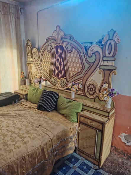 سلام عليكم  عيني موجوده قرفه لبيع منو يشتري خابرني عله هاذ رقمي ***********
