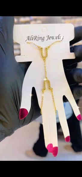 شباحي ذهب برازيلي 
ضمان حقيقي طلاء ثابت 
يوجدون خدمة توصيل 🚚 
الكل العرق 
التواصل على البيج
او على واتساب ***********
