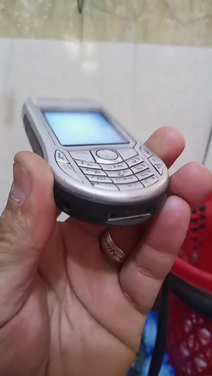 السلام عليكم عندي مبايلات اصليات  نظيفه جداً مع بطاريات اصليه مع شواحن اصليه همر دمعه دب ان ٧٣ اكس بريسات عدد اثنين  جي سفن برو نظيف كلش ويا شاحنته الاصليه  ذاكرته   ٣٢   كلمن وسعره الاجهزه كلهن نظاف مامفتوحات توصيل ماعندي  مكاني كربلاء /  بقية الاجهزه بلتعليقات موجوده  رقمي /*********** بي واتساب
