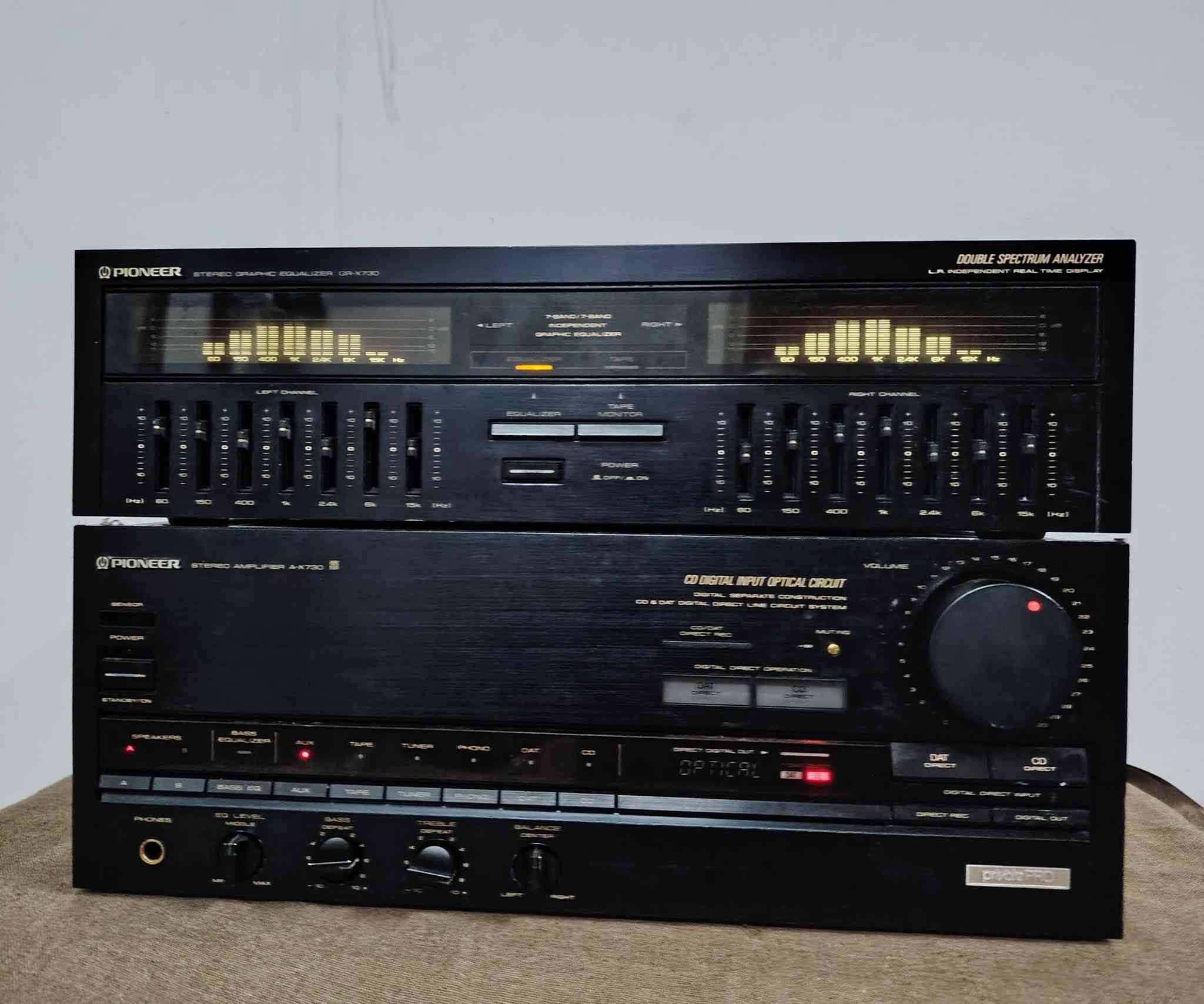 السلام عليكم. امبليفاير مع اكولايزر. بايونير 730برو..القدرة 155واط كهرباء 110  الجهاز بورات وليس stk   ويخرج 4سماعت  نظافة ممتازة.. بدون محولة فقط أجهزة  السعر 90 الف


**إذا كنت صاحب هذا الإعلان وتريد حذفه لأي سبب، رجاءا أرسل رسالة إلى الدعم الفني**