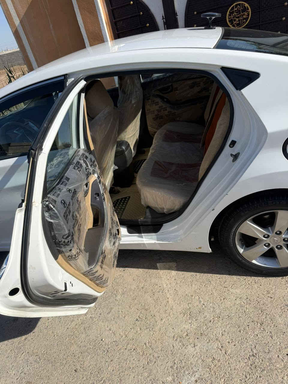 السلام عليكم 
النترا موديل 2012
جديد مضلع مال جناي تبريد تدفأ شغالات تخم تايرجديدصدر جديد
محرك 1800اوكير كفالة 
المكان ديالى الخالص السعر 105اوبيها مجال 
رقم الهاتف 
***********
***********
