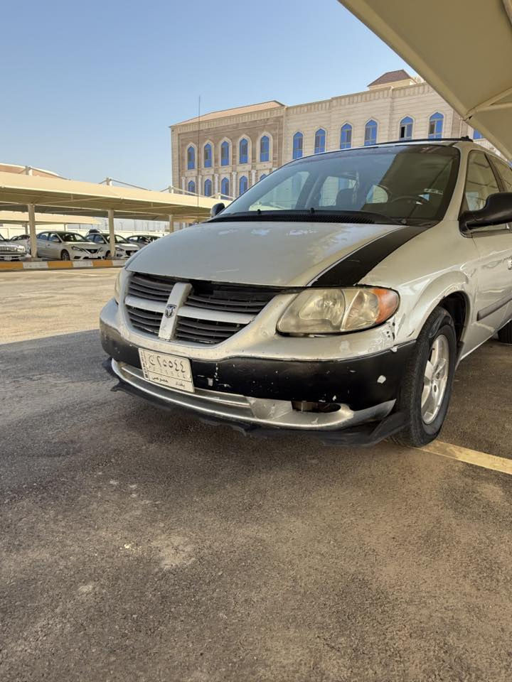 دوج كرفان 2007 طويله
كلين بدون حادث
نظافه الغرفه ١٠٠٪؜ 
تبريد ثلالث قطع شغال ثلج❄️
شاشه اندرويد + كامره
محرك 3.300 طويله
ابواب كهرباء 
كشن سايق كهرباء
تحكم ستيرن جهتين
تحكم مرايات كهرباء
تخم تاير جديد كوري
منظومه بانزين جديده كامله
قاعده فيت بم جديده 
السياره مال بيت جنيه مجهزه من كلشي على الاخر كلشي بيها مضبط عيبها الوحيد الخارج بيها طخات بسيطه وشخوط مثل ما موضح بالصور وصورها الي بامريكا مرفقه وي الصور
كير ومحرك ضمان
السعر 80 وبيها مجال للشراي والجناي 
سنويه جديده باسمي تحويل ثاني يوم
المكان بغداد حي الجامعه 
***********
