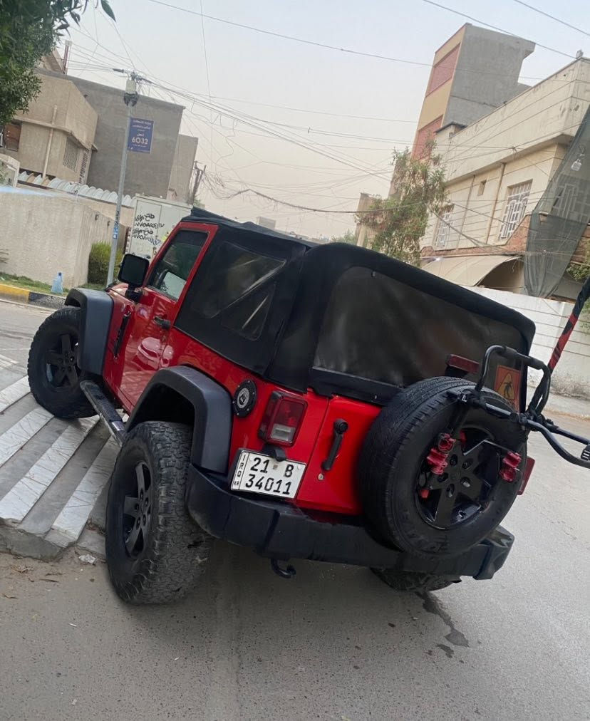 سلام عليكم بيع او مراوس جيب رانكلر فئة سبورت معدله  موديل ٢٠١٧مكينه ٦ سلندر سياره جاهزه تبريد ثلج كير مكينه خير من الله عليه ترفيع دوسلت حديد لايتات زنون عدسات تغير الوان بيه بعد اضافات السياره سياره احله من الصور مكاني بغداد كراده شراي اتصل سعره مناسب السياره وهذه رقمي بي واتس ***********
