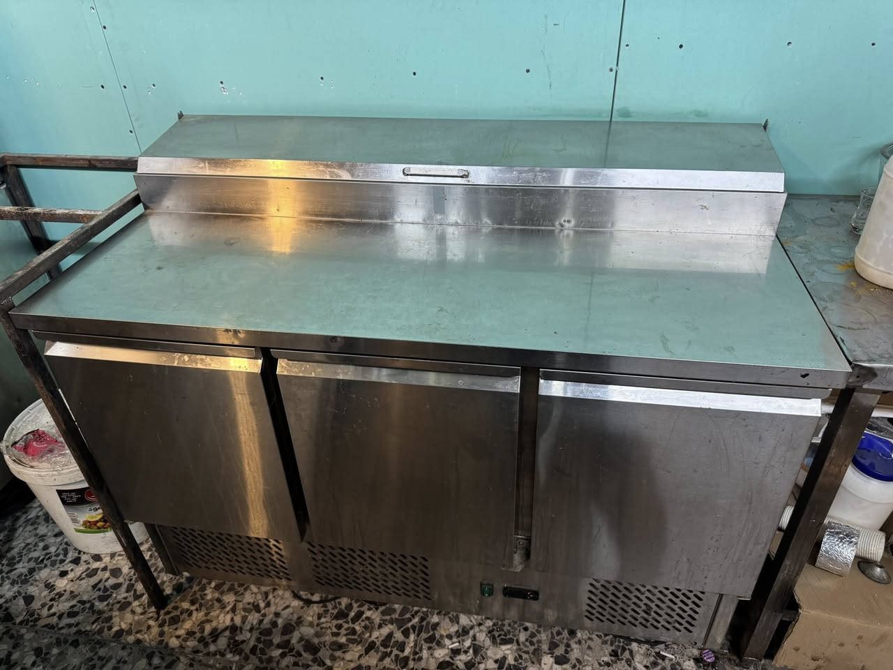 غراض مطعم للبيع اللي يحب يتواصل موجود على الواتساب ***********
