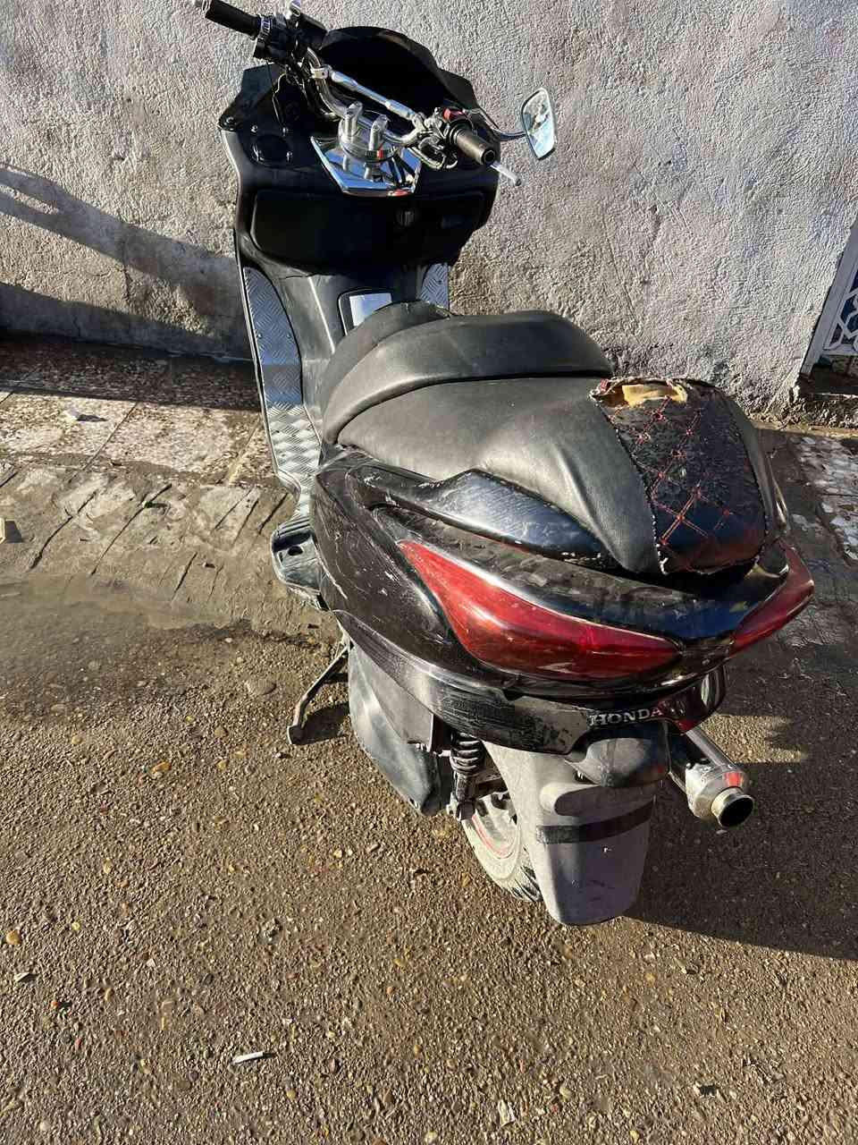 السلام عليكم
فورزه 08 جاهزه مناقصه شي بجم بومه
الغزالية 
السعر 550وبي مجال
0771 142 4771
