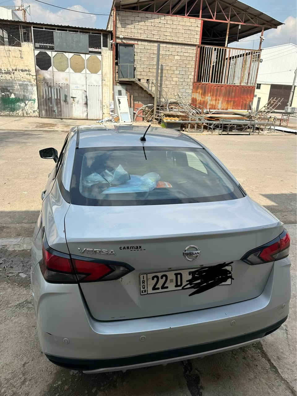 السلام عليكم 
نيسان فيرسا 2020
مواصفات s به سمه
سه ياره يه كه يه ك سه فعه ي لا ي سه كن سبوغه واتا 6 بارجه و سه قفي دوو جيكاي سبوغه شانصي لاي سايق 20 سم سبوغه 110 ميل رويشتوه حاديسه ي ايره يه سعر 90 كه ميك مجال
1000$ غرامه ي له سه ره دواي مامه له ده يكه رينمه وه
*********** أربيل, العراق
