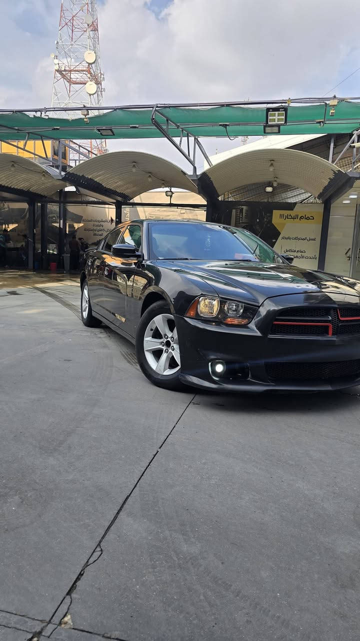 من رخصت الادمن سيارة نوج جارجر 12وارد امريكي السيارة للبيع السيارة مكفولة كفالة عامة ما عدا بارد ورة باب السايق وكتاب الفحص عندي اذا تحب تفحص انا حاضر السيارة كاملة ما ناقصها شي  سعر البيع 152وبيهة مجال خابرني وتدلل مكان بصرة رقمها بصرة سنوية ما ساقطة ***********
