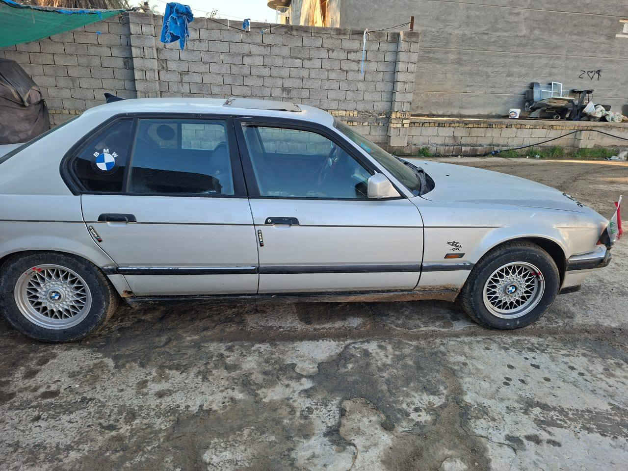 السلام عليكم    BMW 735  موديل 1991 مكينه و كير و كشر كفاله كير اوتو  مكينه 3500 مكينه شادها جديد
بدون صبغ خلاص بلاديه حتى من الصبغ 
دبل ايرباك دبل جكمجه جام كهرباء 

كهربائيات على وضع البلاد بدون جطل  جاهزه بدون نقص  رقم انبار باسمي سنوية 28
السعر 46 وبيها مجال بسيط 
مكاني واسط الصويرة 
***********
