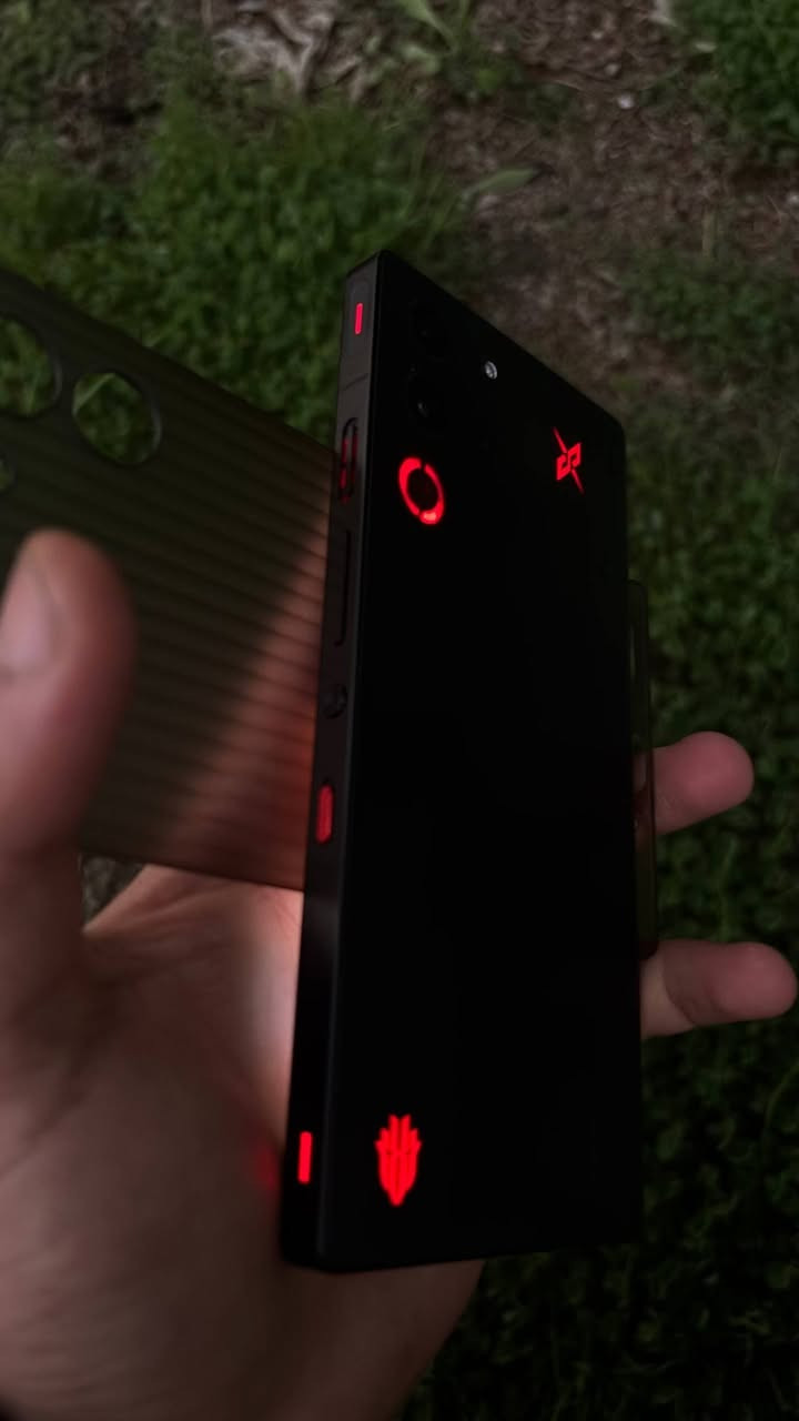 REDMAGIC 10S Pro العالميه. 
256 مراوس نزل شعندك ونتفاهم مكاني بغداد البياع - نجف كوفه 
للبيع 725 وبي مجال قليل ***********
