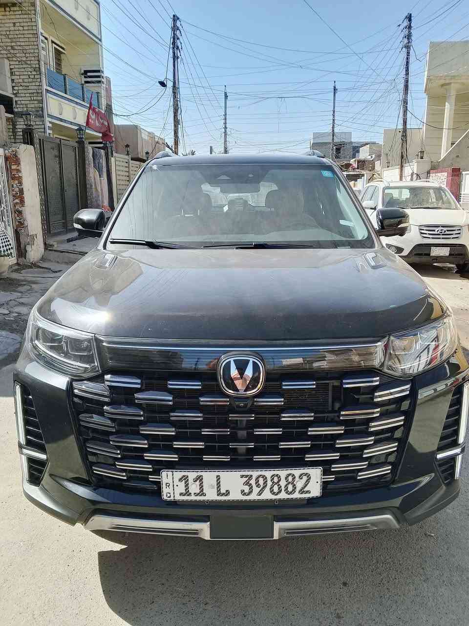 سيارة شانجان CS95
السياره سبعه  راكب و لونه الخارجي اسود و لونه الداخلي بني ثلاث قطع تبريد بنوراما (فتحه في السقف) بيه اربع انضمه و شاشة لمس و تحكم بالمقاعد كهرباء و أوامر صوتيه و نضام APS الفرامل و دفع رباعي و حساسات خلفيه و اماميه و عليه الجوانب و حساسات المنطقه العمياء  و تدفئه و تبريد في المقاعد و الاناره الخارجيه ليد و منفذ USB و نضام بلوتوث و السياره مستعمله للتواصل و الاستفسار يرجاء كتابت رساله او اتصال عن طريق رقم الجوال ***********
