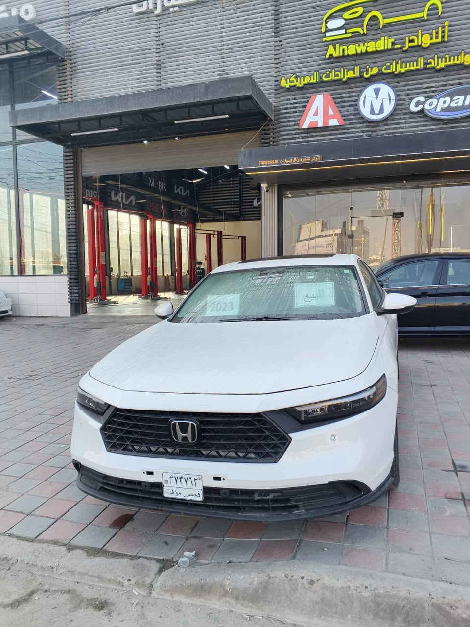 HONDA ACCORD EX-L HYBRID 2023
هوندا اكورد هايبرد فئة EX-L فول مواصفات 
الحادث : بنيد السيارة فقط ( قطعة واحدة ) 
المحرك : هايبرد 2000
المواصفات : 
كشنات جلد وكهرباء وهيتر
خزن ميموري كرسي السائق
فتحة بالسقف
رادارات بكل السيارة امامي وجوانب وخلفي
كامرة دوارة 360 درجة
شاشة ايباد كبيرة Car Play
شفتات ستيرن
تحكم ستيرن كامل 
اقتصادية جداً بالبانزين 
للمراسلة : *********** واتساب فقط 
للاتصال : *********** اتصال فقط 
مكانها  :  الفلوجة 📍
