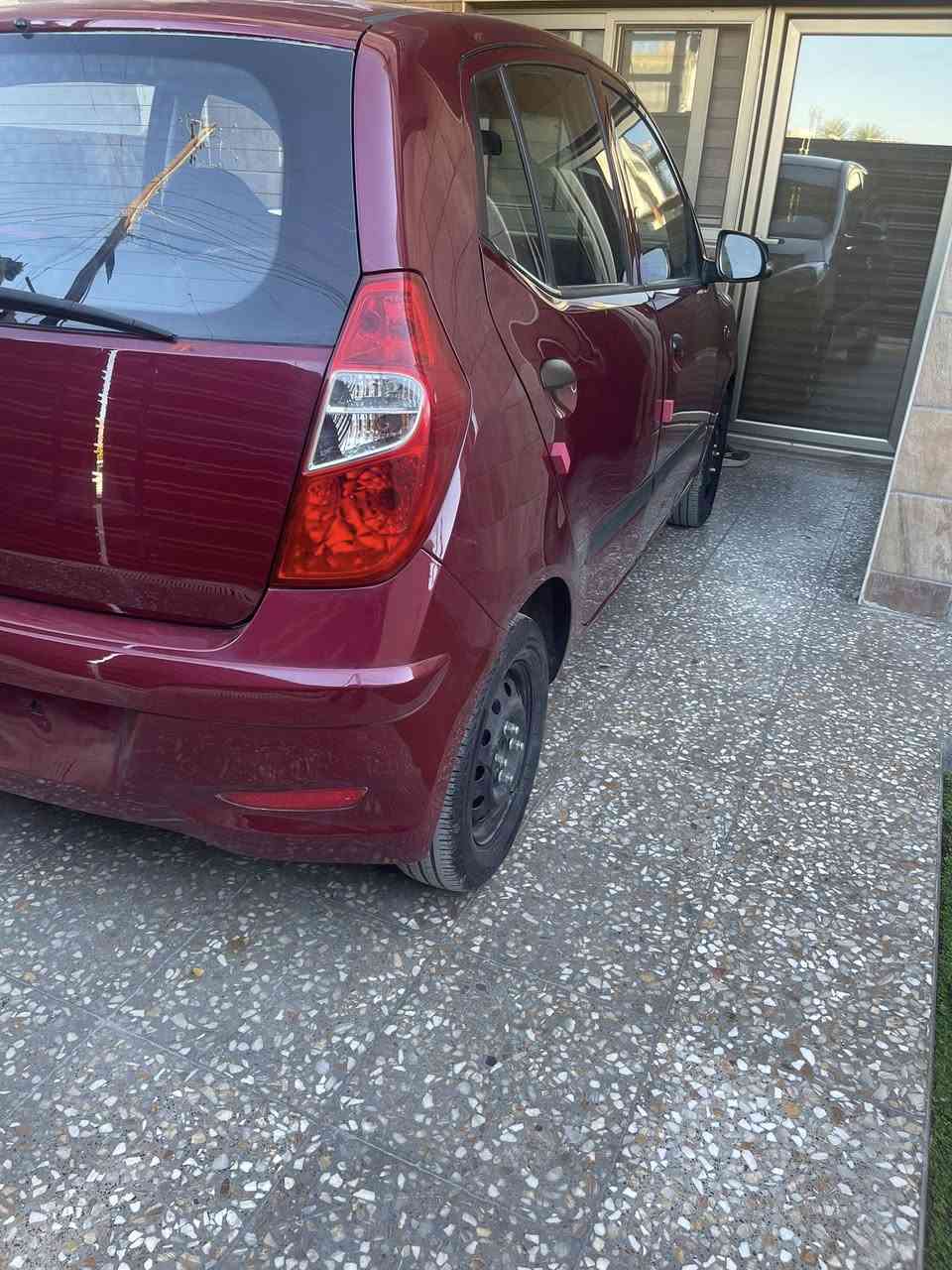 السلام عليكم سيارة هونداي i10 موديل ٢٠١٦بيها ٣ قطع صبغ جاملغ وبنيد وباب خلفي البنيد اثر جراد والباقي طخطخات سيارة جديدة على ايدنة غرامات صفر سنوية ولوحات جدد بسم اهلي تحويل مباشر سعر ٨٨ ورقة ***********
