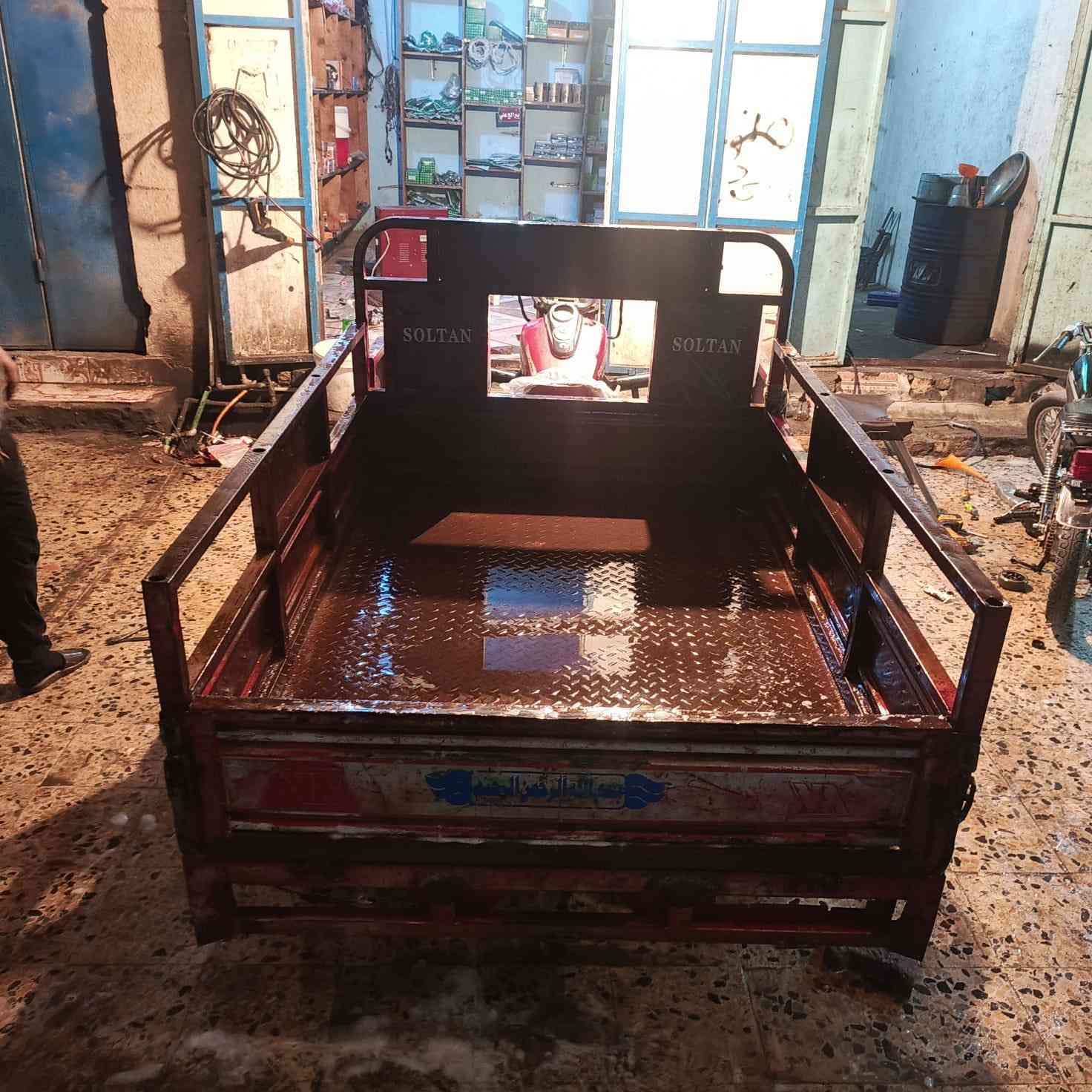 سلام عليكم شباب ستوته للبيع موديل2014ستوته ناعمه مكينه كفاله عامه شاصيه كفاله عامه ستوته كله مكفوله بس البدي ماله معمر (مكاني العماره دبيسات)تواصل عل رقم ما متواجد بل فيس (***********)
