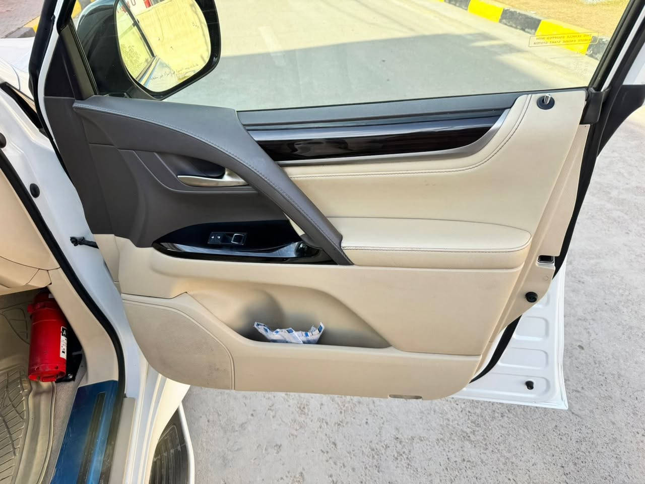 لكزز لبيع موديل 2016 محدث 2021 لون ابيض السعر ٥٨ الف دولار وبي مجال وهذا سونار وهاي صور سياره 
***********
*********** 
رقم اربيل
