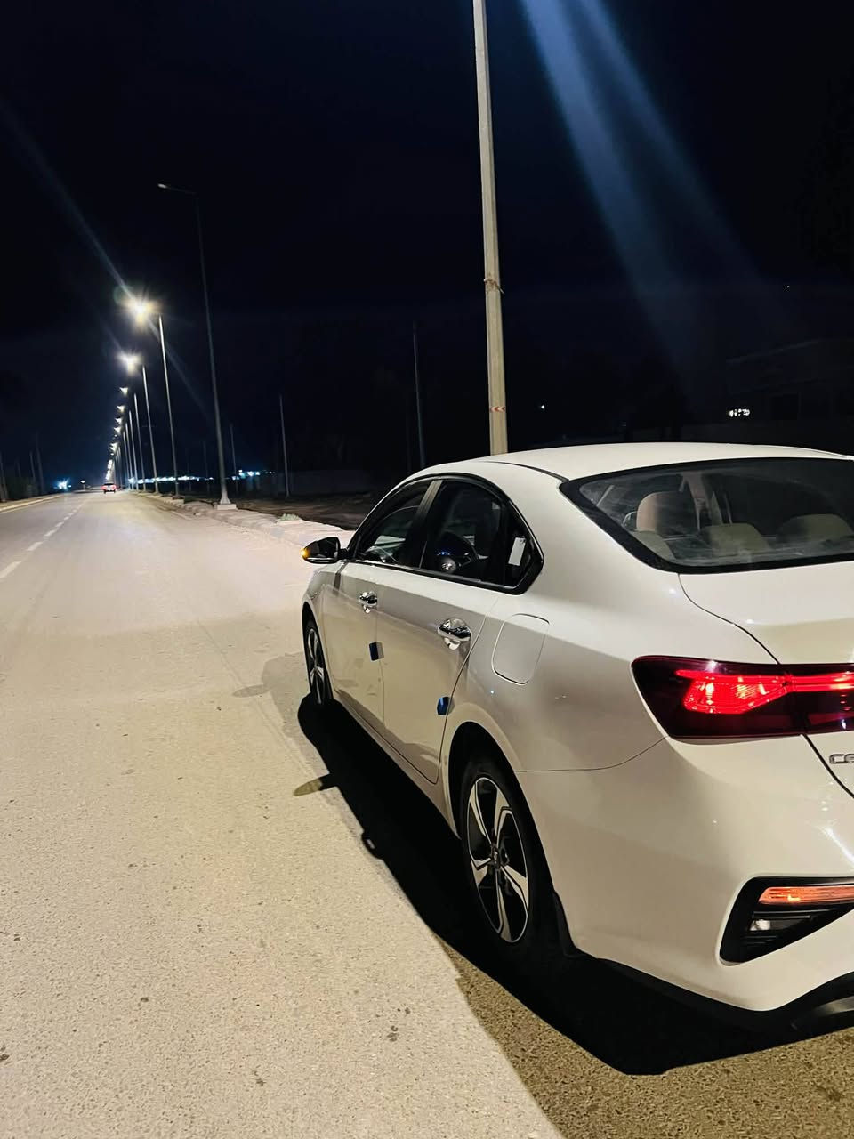 سيراتو 2021 خليجي
نص فول 
داخل لونين تبريد قطعتين اشاير بالمري ويل كب 
محرك ١٦٠٠ ماشيه ٥٣ الف رقم اربيل سونار موجود
***********
