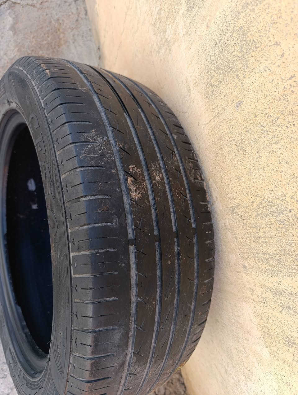 تايرات اربعه مال النترا نص عمر او فوك النص عمر واحد بي فتيله والباقي كلشي مابيهن حجم 205/55R16 السعر قيم واخذ بما يرضي الله ***********
