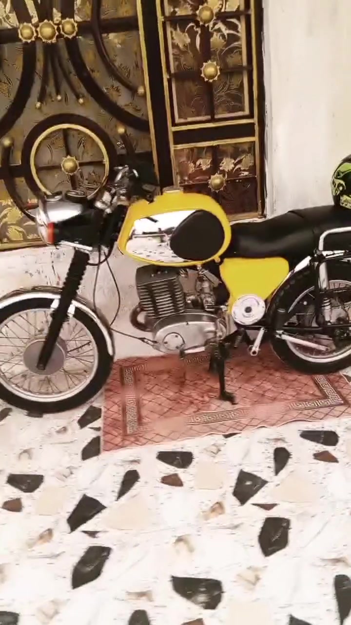 سلام عليكم العزاز  ام زت 81 بدون  دراجه  معمره جديد ومتعوب  عليهه    كصه 4  شراي بي خير ويدلل  اتصل ***********

