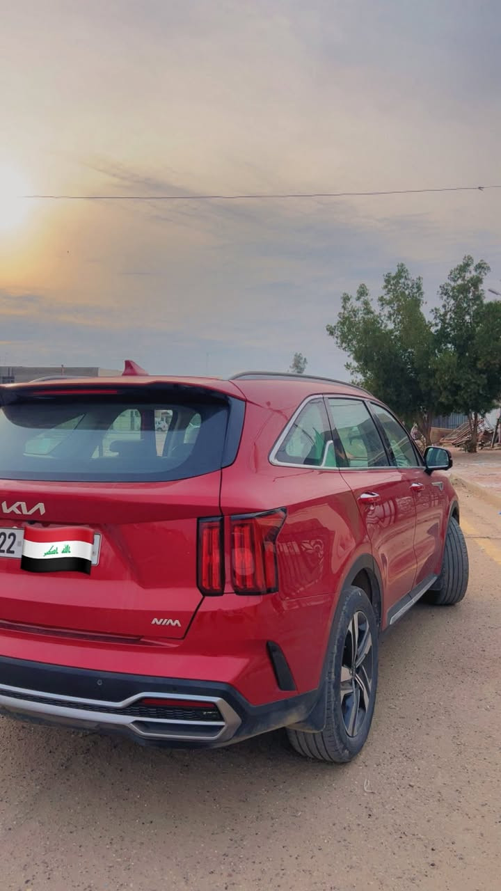 السلام عليكم سيارة سورنتو للبيع 2023
خليجي  مكفولة كفاله عامه ⛔️
فوول مواصفات  1/1. 
5 كاميرات  محيطه بل كامل 360 درجة
رقم شمالي اربيل 

شاشة ديجيتل مواصفاته    

داخل كريمي جلد 

كشنات تدفئه تبريد + كهرباء 
تبريدهه ثلج ❄️ 

سقف بانورامي بالكامل 🛑

ماشية 55 الف   حقيقي  
سياره طالعه من شركة NIM 
السياره محركهه 6 اسلندر
سايد بريك كهرباء 

فول تحكم ستيرن 

شفتات كير بل استيرن 

شاحن واير ليس 

دفع رباعي فور ويل 

لايت عدسات  
اربع عدسات 

بكلايت لد 

دواخل نشره عده الوان

٤ انضمه قياده 

كير ماوس 

7 راكب
 
3 قطع تبريد 

بصمه تشغيل 
تشغيل عن بعد 

حساس امامي خلفي 
شاشه اصليه 

جي بي اس بلادي 

تخم تاير جديد 
مكان  سياره بغداد
السعرر 325
وبيها مجال 
استفسار خاص 
او اتصال عل رقم وتدلل 
‭٠٧٧٢ ٢٦٠ ٥١٥٠‬ 
⛔️
