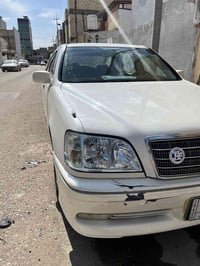 كراون تيوتا مديل 2002  كرستال 3 دكم  شاصي 175 سياره عدله وجاهزه للترقي...