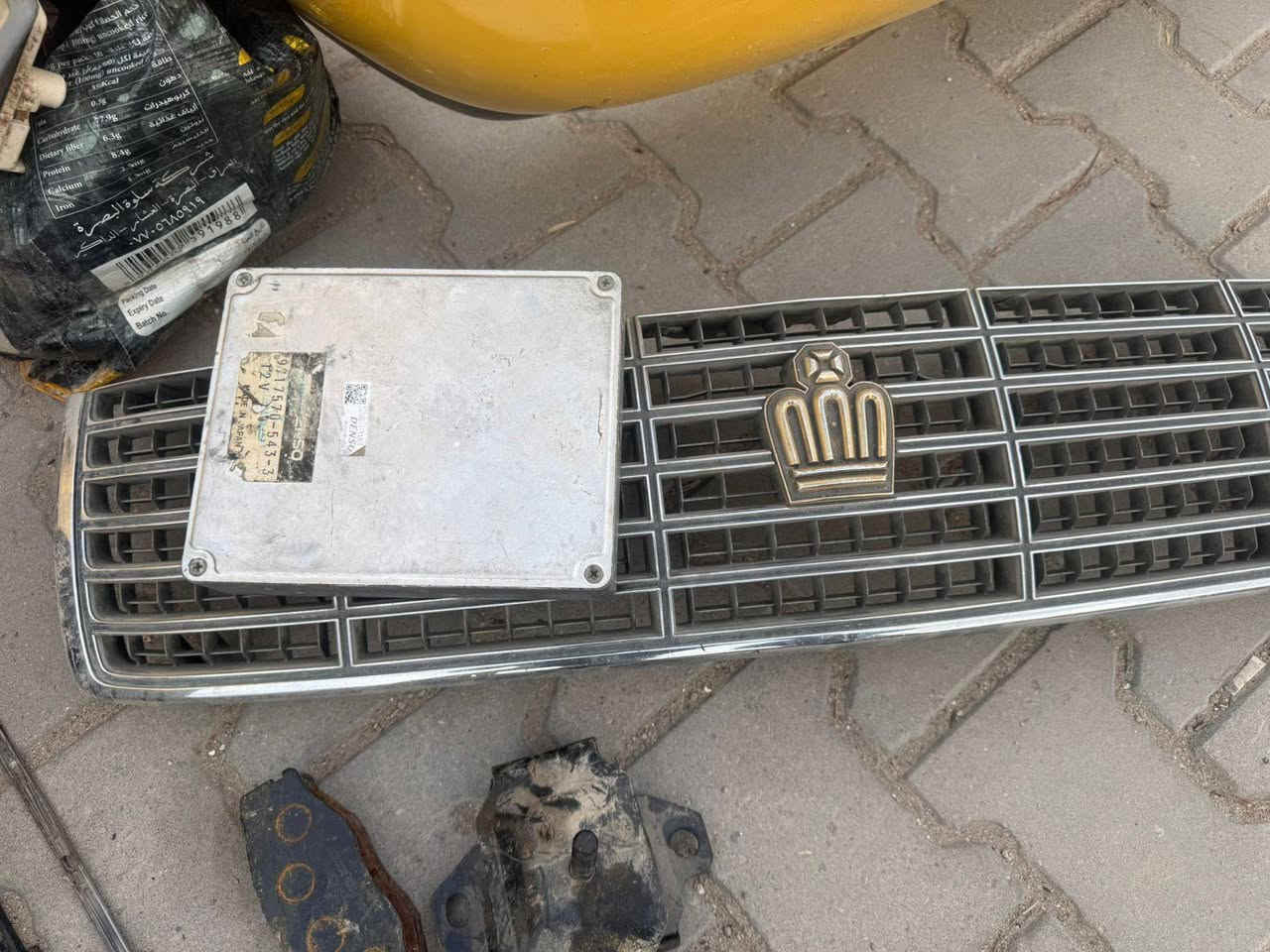 غراض بطه بلاش
دشبول كامل تحويره بلادي 
عقل 3000 شرط شغل 
 دجات محرك جديد 
 اكسل وكاردن
عطر دعاميه
دعاميه خلفيه
جامه خلفيه
جعمقه وباور
بدنه راديتر
قبق بانزين وبعد بيهن غراض 
كلهن  ب 350 
*********** البصرة, العراق
