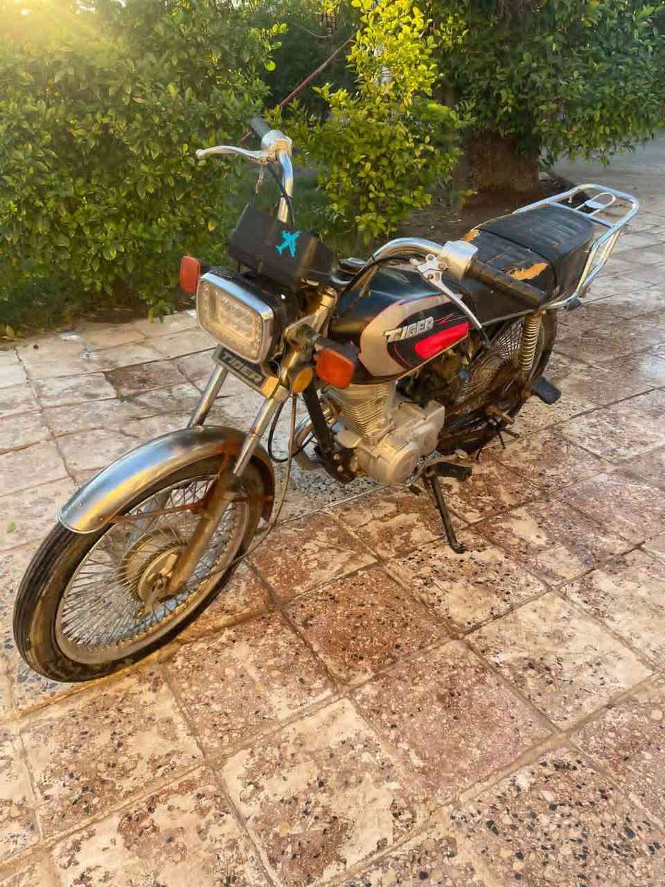 بسبب الوعود الكاذبه
اربعه كير تايگر دراجه نضيفه الدراجه اوراق مكفوله
وبسعر 350 الف مكاني بالكوت
***********
