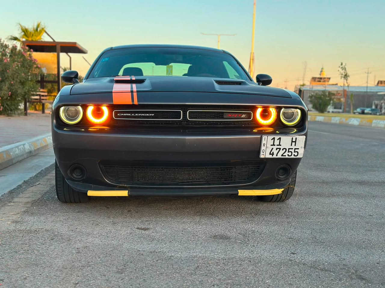 سلام عليكم
جالنجر SXT 
2018
لون رصاصي
مكينه 3.600
سنويه جديد
بغداد مشروع وطني
كير مكينه تبريد تدفئه صدر امامي خلفي كله مكفول 
مواصفات ال sxt  
 شاشة Uconnect 7 أو 8.4 إنش مع Apple CarPlay و Android Auto.
•  كاميرا رؤية خلفية.
•  مقاعد أمامية كهربائية (سائق) مع دعم أسفل الظهر.
•  تكييف أوتوماتيكي dual-zone.
•  نظام صوتي مع 6 سماعات + SiriusXM.
•  دخول بدون مفتاح + تشغيل بضغطة زر.
•  تحكم cruise + عجلة قيادة متعددة الوظائف.
•  أنظمة أمان: ABS، ESC، وسائد هوائية متعددة، حساسات ضغط الإطارات.
•  مصابيح هالوجين أوتوماتيكية + LED brake lights.
حادثهه صبغ تصليح شخوط باب السايق و الجاملغ الخلفي من اجتي للعراق بالتحميل و التفريغ بالميناء
دواخل السياره شاصي تكم دوسات بدنه كله مكفول وبيهه سونار موجود ايرباك كلة سليم
السياره كامله مكمله اي نقص مابيهه 
زنون امريكي اصلي 
ماشية ١٤٣ الف ميل
السعر١٤٠ ورقة وبيهه مجال حك الجيه وخادم 
مكانهه الانبار - الفلوجة
***********

مكلف للنشر
