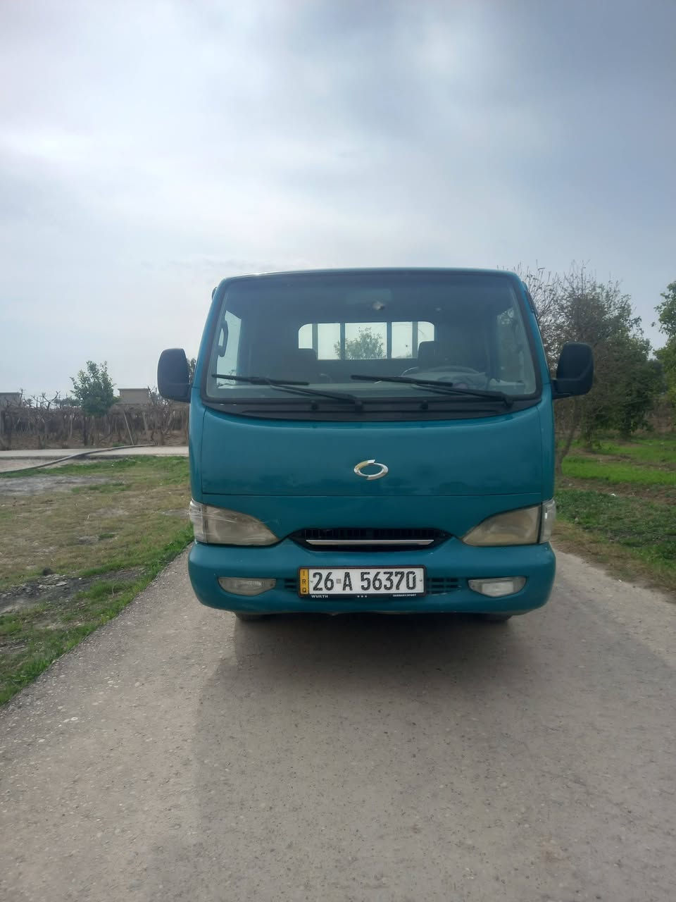 السلام عليكم سياره كيا حمل سامسونج 99 سياره مقفوله من شاصي ورقم الموبايله.***********
