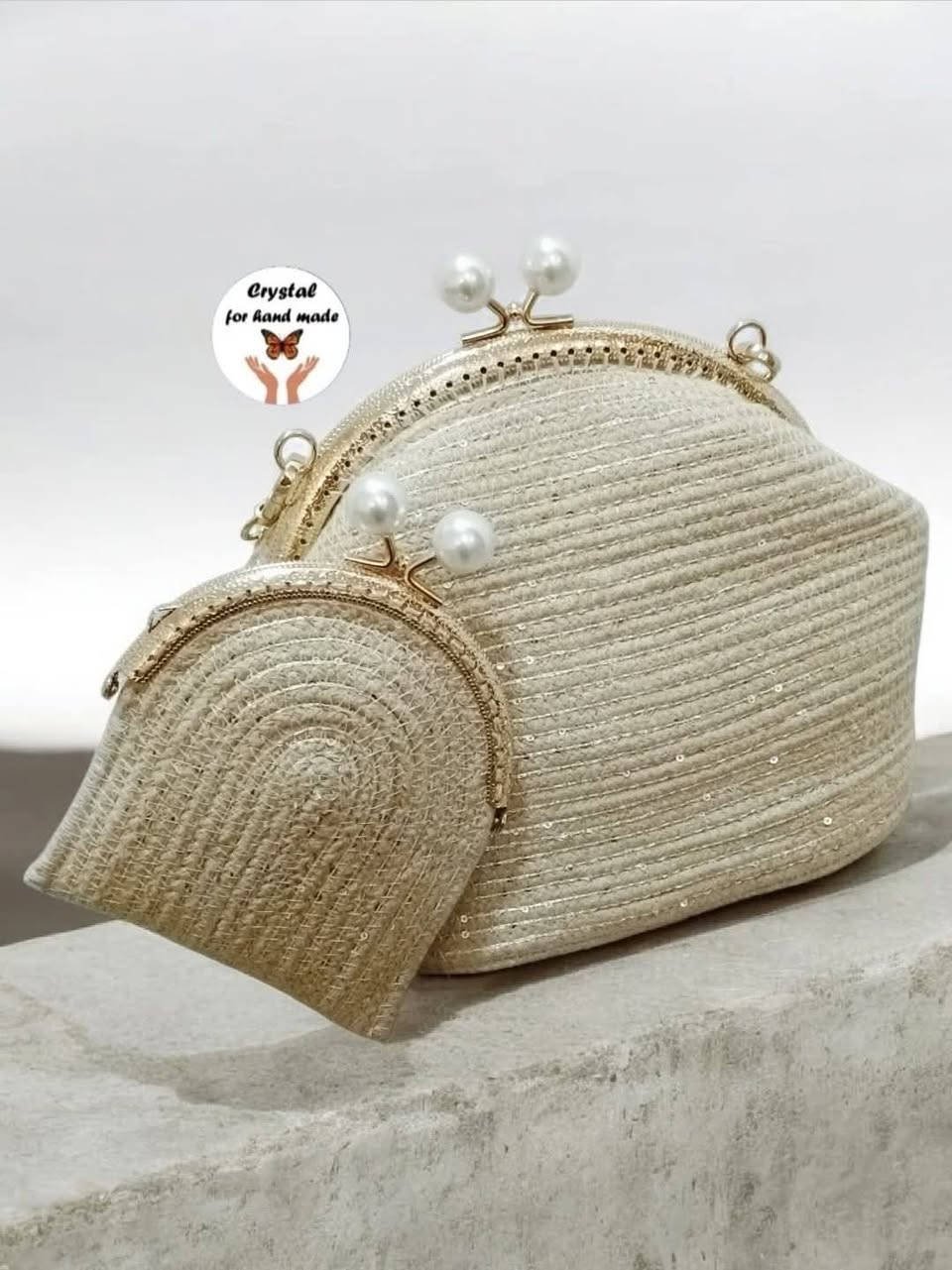 كل عام وأهلنا وجيراننا الأعزاء بالف خير ..
نحن ثلاث نساء نسكن حي الخضراء لدينا مشاريع صغيرة للأعمال اليدوية المختلفة كل من منزلها من ديكورات منزلية وخياطة البشتات والجلابيات والحقائب النسائية وإكسسوارات من الاحجار الطبيعية  ورسم على الفخار .. نحب ان ندعوكم لمتابعة صفحاتنا على الفيس بوك للإطلاع على هذه الأعمال وسنكون سعيدات لتلبية طلباتكن حيث ستكون بأسعار ( خاصة وتوصيل مجاني ) لأخواتنا من سكنة حي الخضراء  .. مع التقدير 💐

السيدة ام زيدون/ بيج Basma art

https://www.facebook.com/share/1DsvhHykE3/

السيدة ام رامي/ بيج خيوط

https://www.facebook.com/share/p/1BaXSp35Ev/

السيدة ام محمد/ بيج memhandmade

https://www.facebook.com/share/r/1CbGLxojYQ/


**إذا كنت صاحب هذا الإعلان وتريد حذفه لأي سبب، رجاءا أرسل رسالة إلى الدعم الفني**