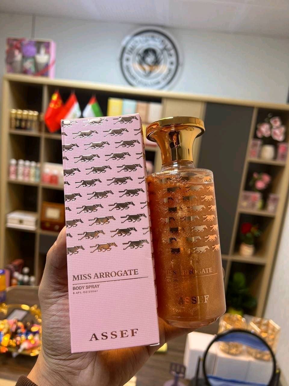 السلام عليكم متوفر سبلاش عساف الجديد كليا 🌹 ترند الموسم متوفر بخمس عطور َ مختلفة 🌹🌹 يجي 3 الوان كلتر و2 بدون كلتر 🌹 السعر 15. الف 🌹 للبيع جمله ومفرد 🌹 توصيل جميع المحافظات ب 4 الف 🌹 الحجز والمراسله علي الخاص للجادين فقط 🌹🌹🌹🌹🌹🌹🌹🌹🌹🌹🌹🌹💛🌹🌹🌹🌹🌹🌹
ممكن تكتبين/تكتب شنو أسماء العطور الخمسة بالضبط لكل لون حتى الزبون يعرف شنو يختار؟: 
موكلنا كل يوم هي عطر يارا، عطر ابراهيم القرشي عطر بلو دايموند عطر فرموني عطر مسمَ، 
وين موقعك بالعراق بالضبط؟ يعني بأي محافظة/منطقة حتى الناس تعرف إذا الاستلام مباشر أو فقط توصيل.: 
بغداد توصيل فقط 
السبلاش حجمّه شكد بالملل؟ وهل كل الأنواع نفس السعة لو أكو فرق بين العطور؟: 
حسذ العلبة 
المنتج جديد ومختوم 100% لو أكو فتح/تجربة قبل؟ وهل هو أصلي من عساف لو تقليد؟: 
نعم جديد 
بالنسبة للطلب: أكو حد أدنى للشراء بالجملة؟ وشنو طريقة الدفع والحجز إذا الزبون يريد قطعة وحدة أو أكثر؟: 
البيع جملة ومفرد 