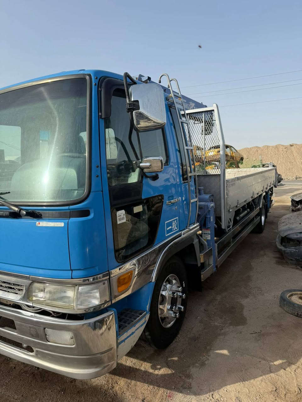 السلام عليكم هينو انكر موديل 98 اصل سياره كارتون  جهاز كرين 3 سليت مخالف طخم تاير تبريد ثلج  رقم بصره بسمي سنويه جديده سياره جاهزه مكان بصره *********** مكلف بنشر
