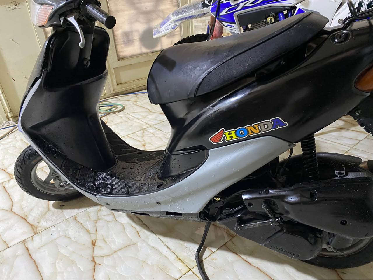 ماتوري هوندا اصلي سلفه همو شتي مزبوته رانية, السليمانية


**إذا كنت صاحب هذا الإعلان وتريد حذفه لأي سبب، رجاءا أرسل رسالة إلى الدعم الفني**