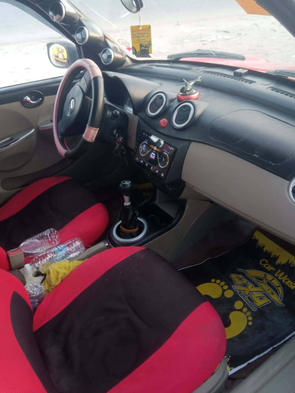 السلام عليكم 
ليفان للبيع السياره كفاله عامه رقم بغداد انكليزي بسمي موديل 13  تخم تاير حداديه جديده شاشه السياره خير من الله السعر 39 عنوان حله هاتف 0781167316 ***********
