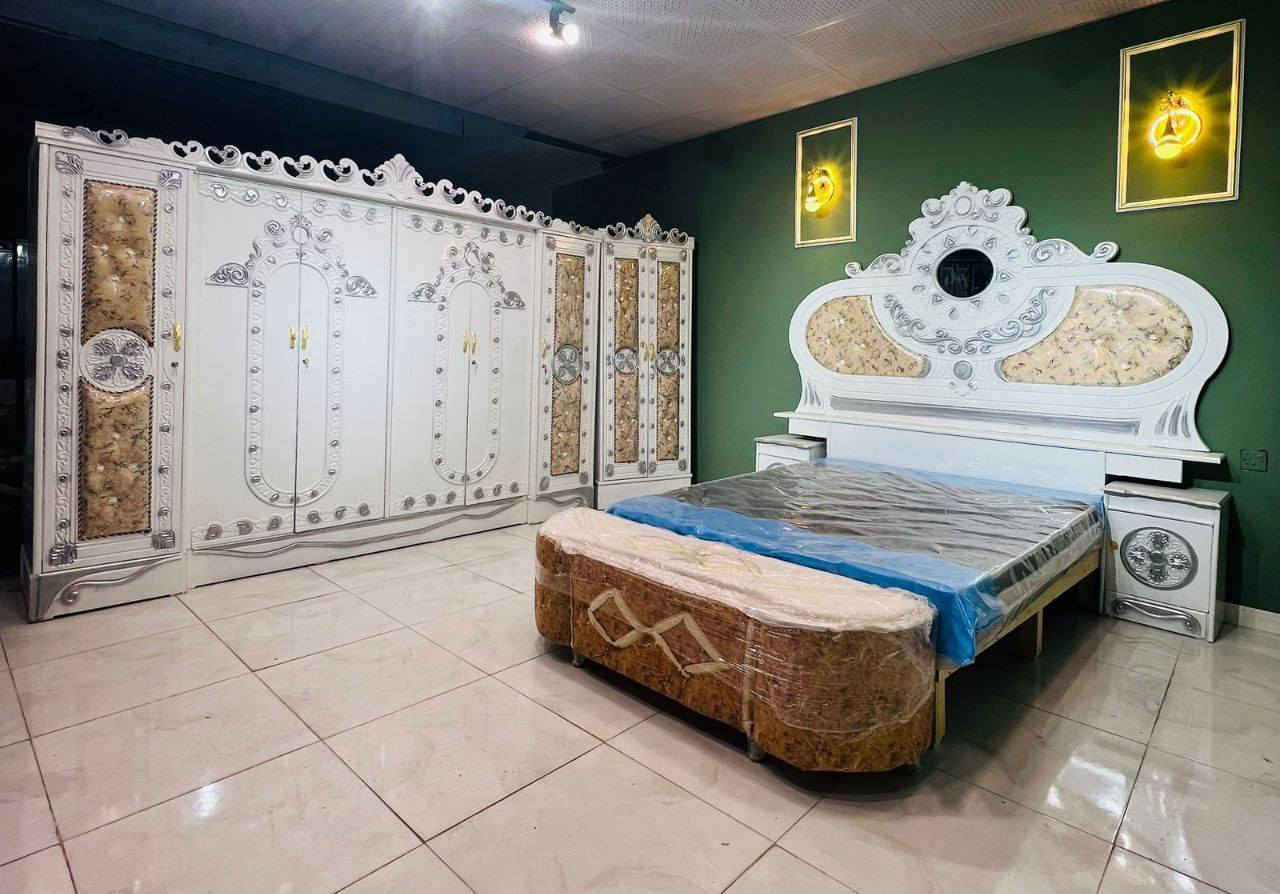 ٩٥٠  الف فقط

غرف نجاره عراقيه 💯💯

تتكون من 8  قطع 

عرض الكنتور 3 و20سم

ارتفاع الكنتور 2 و20سم

السرير بلوك ٦ ارجل

طول السرير 200 سم 

عرض السرير 160 سم 

الضهر براغي

 

الشازلون 50 الف
@إشارة


**إذا كنت صاحب هذا الإعلان وتريد حذفه لأي سبب، رجاءا أرسل رسالة إلى الدعم الفني**