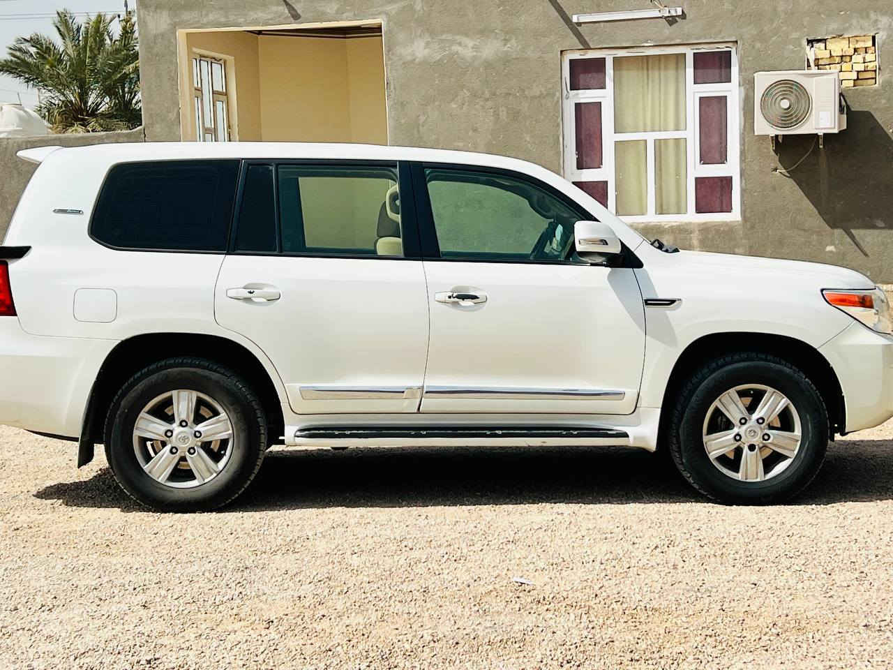 سلام عليكم لاندكروز للبيع موديل 14قطري رقم شمالي 6سلندر كفاله مكينه كير حداديه شرط ماعده الموجود بل سونار الشراي يتصل سعر السيار3شدات ونص عنوان السياره السماوه الرميثه قضاء الهلال وغير متواجد في الفيس فقط رقم تلفوني ***********
